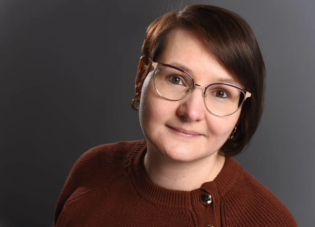 Ein Portraitfoto von Sarah Bux